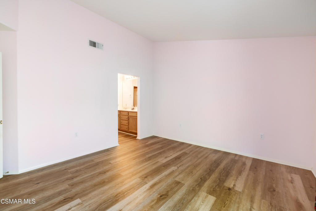 Case Flores-460 - 1004942 - Residential