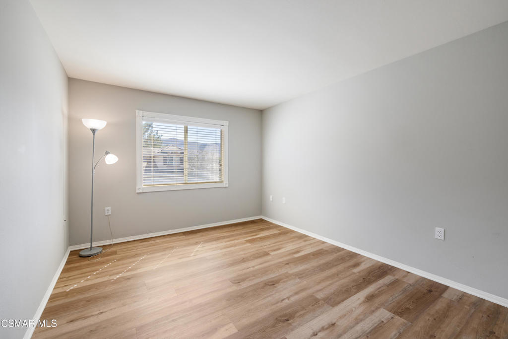Case Flores-460 - 1004942 - Residential
