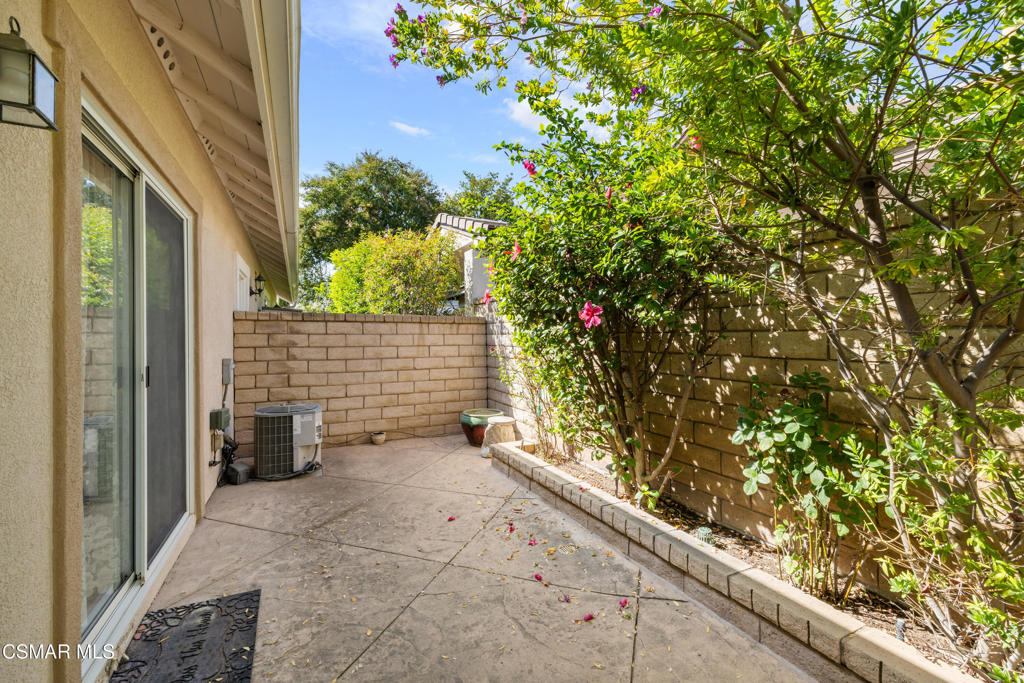 Case Flores-460 - 1004942 - Residential