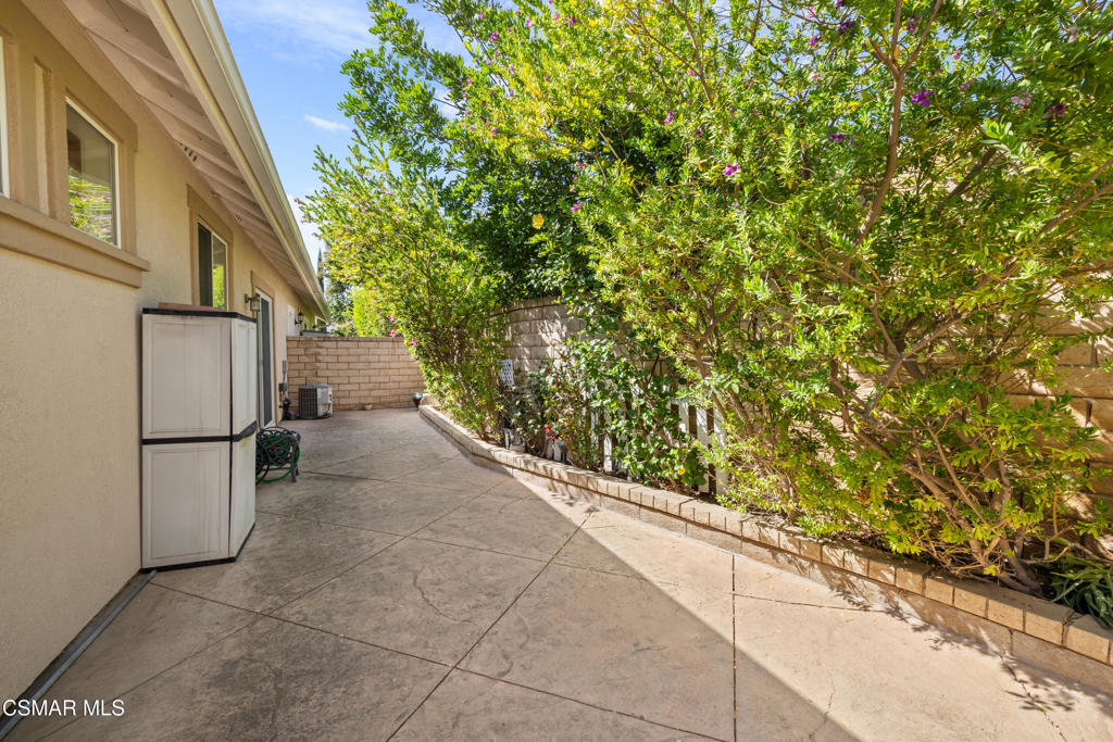 Case Flores-460 - 1004942 - Residential