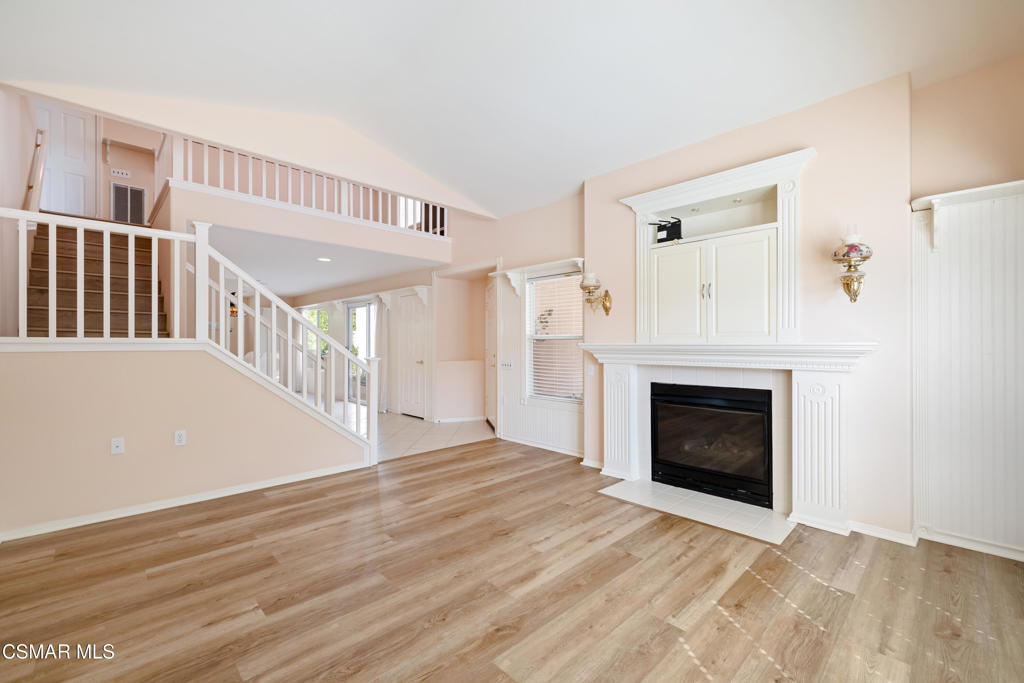 Case Flores-460 - 1004942 - Residential