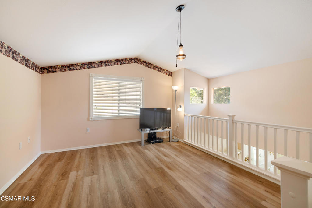 Case Flores-460 - 1004942 - Residential