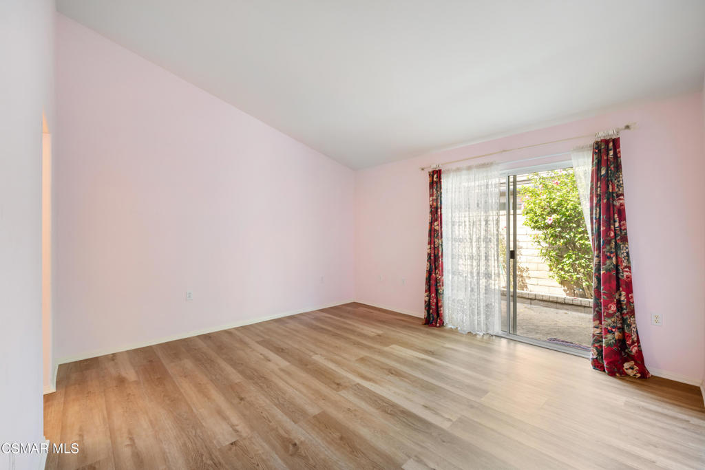 Case Flores-460 - 1004942 - Residential