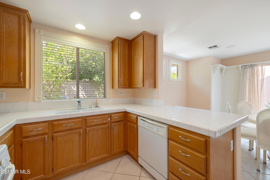 Case Flores-460 - 1004942 - Residential