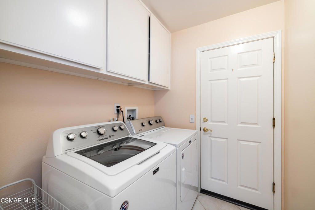 Case Flores-460 - 1004942 - Residential