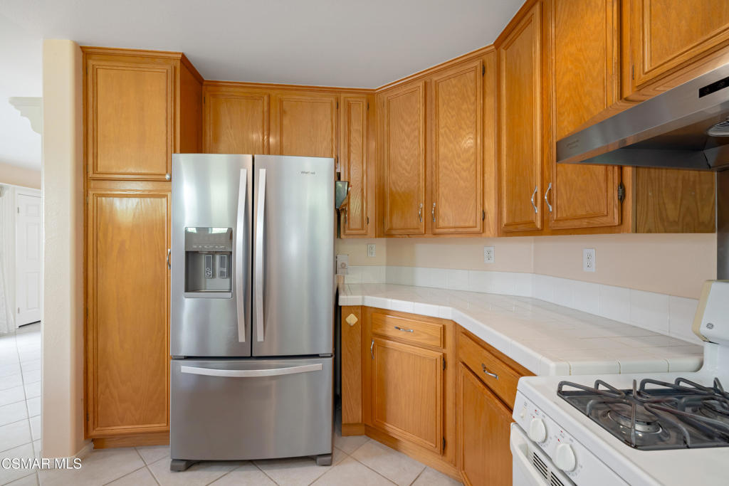 Case Flores-460 - 1004942 - Residential