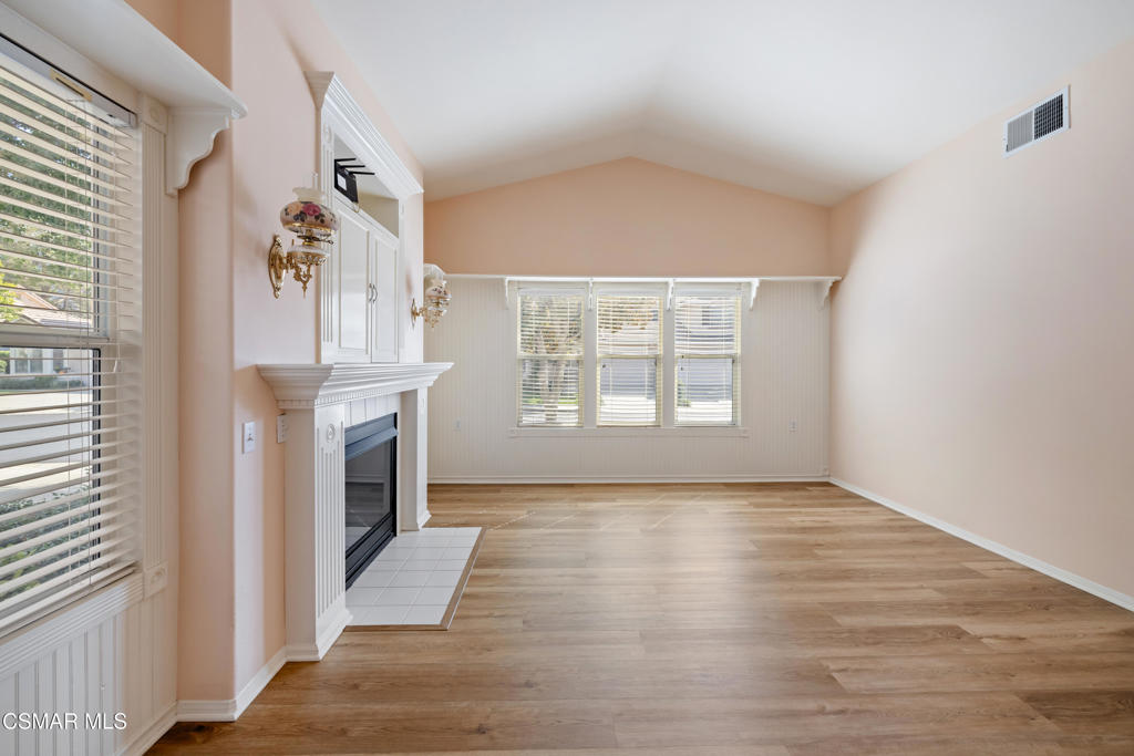 Case Flores-460 - 1004942 - Residential