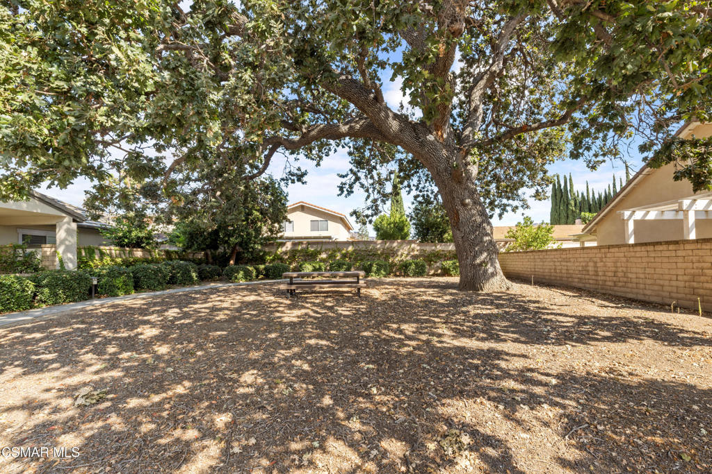 Case Flores-460 - 1004942 - Residential