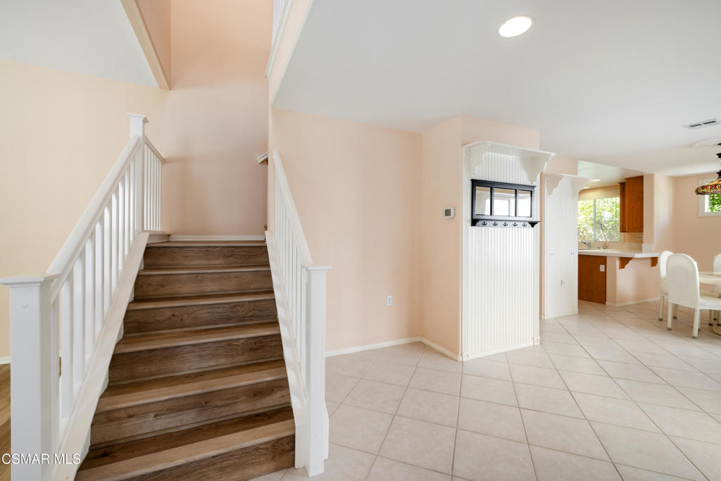 Case Flores-460 - 1004942 - Residential