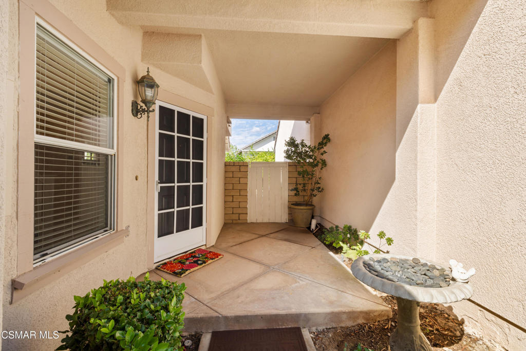 Case Flores-460 - 1004942 - Residential