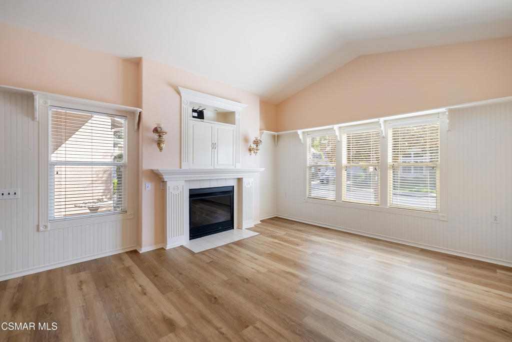 Case Flores-460 - 1004942 - Residential