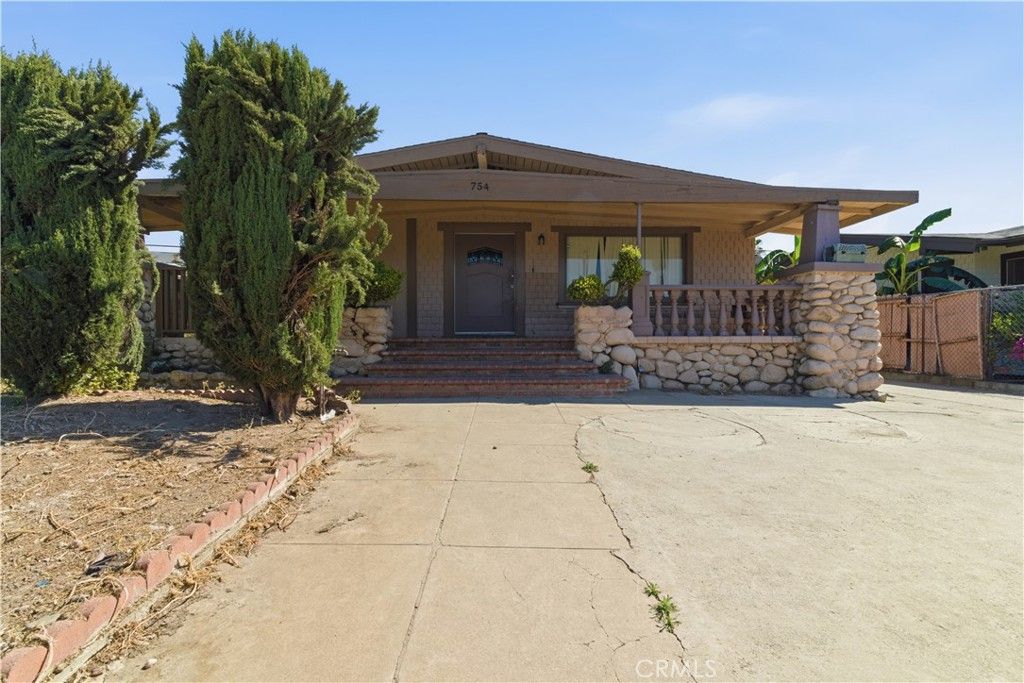 Photo of 754 N Kenmore Ave, Los Angeles, CA 90029 (MLS # OC26062617)