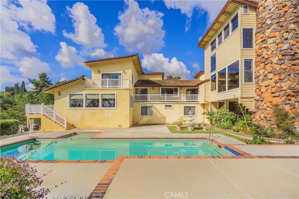 listing image 130725177517393575499
