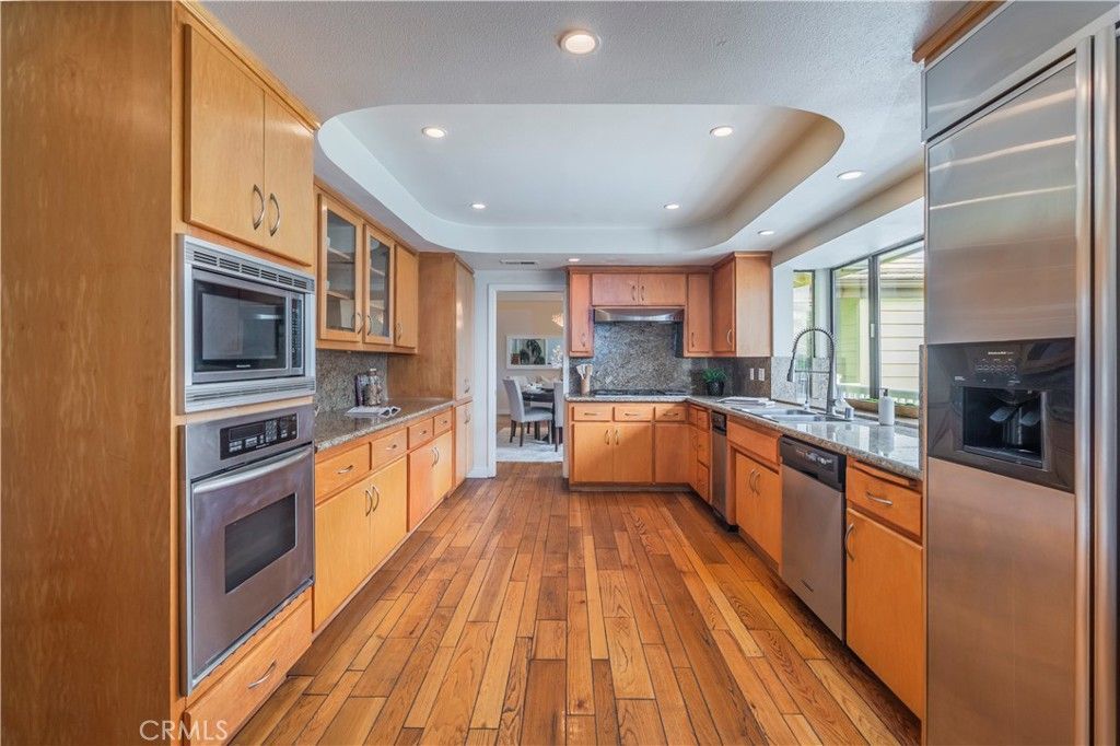 listing image 130724906213012292383