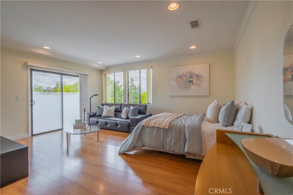 listing image 130720199805735730925