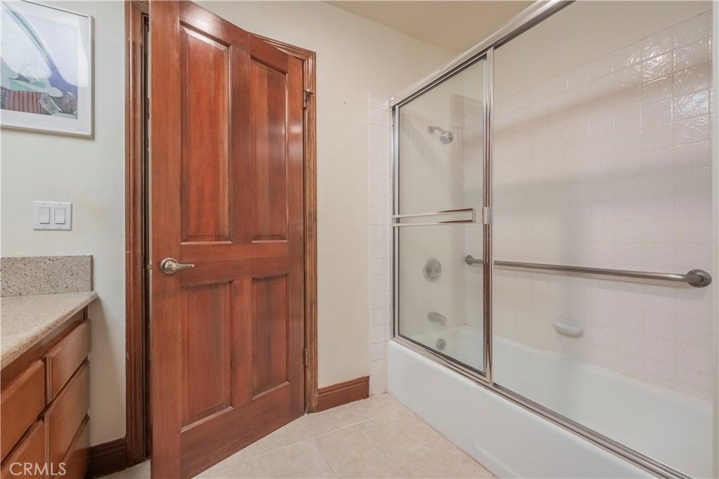 listing image 130720684244238336676