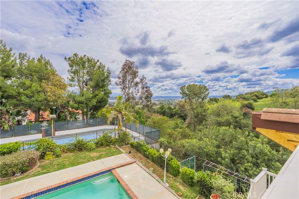 listing image 130726925258753795062