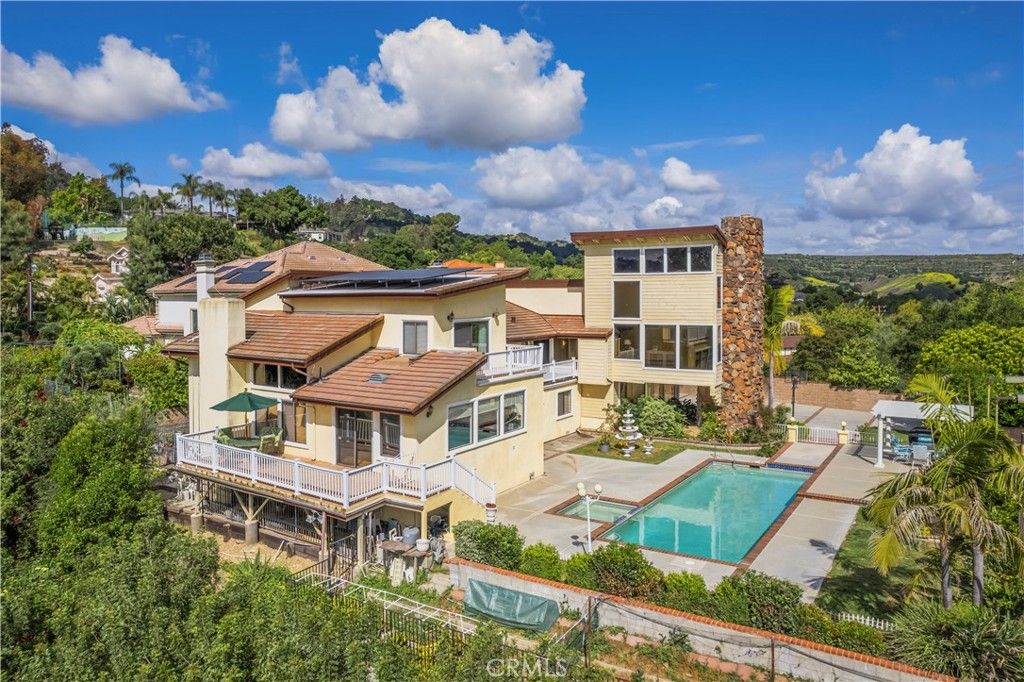 listing image 130720724145073851855