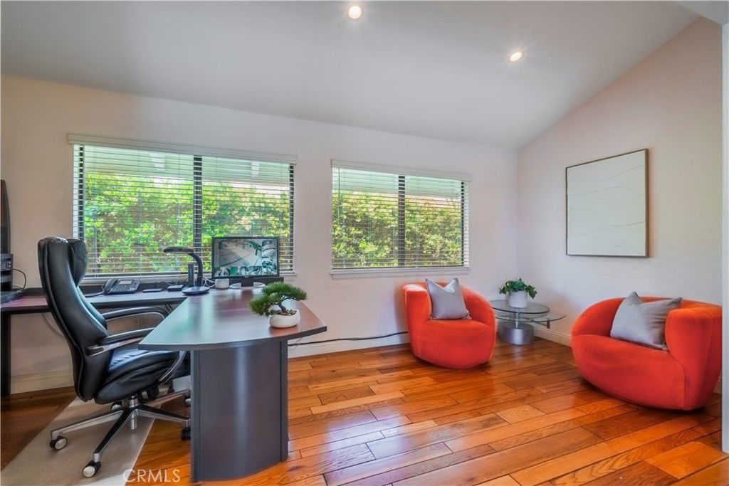 listing image 130722890908630160864