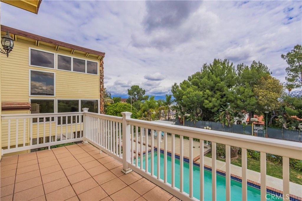 listing image 130720412510179822030