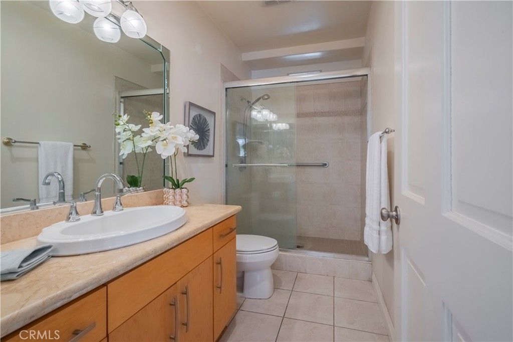 listing image 130727357402799069911