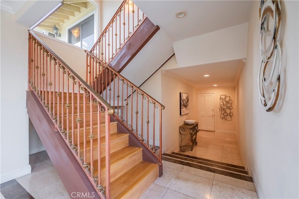 listing image 130720128355052600460