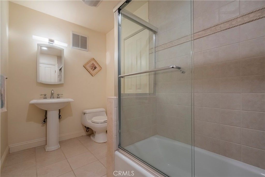 listing image 130722177601812500407