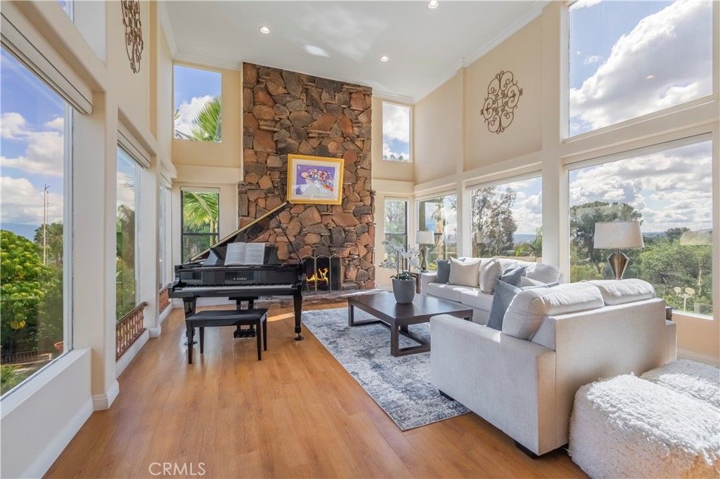 listing image 130728405900951672443