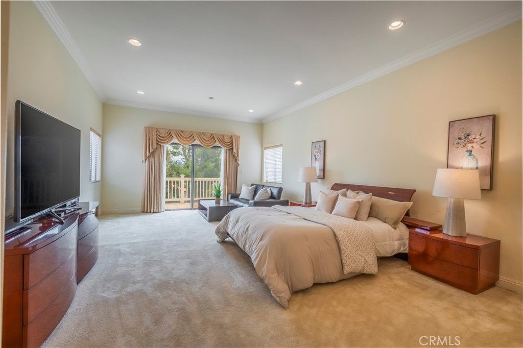 listing image 130726704586117573820