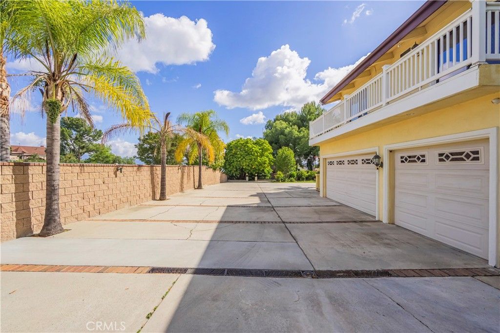 listing image 130724253562966632437
