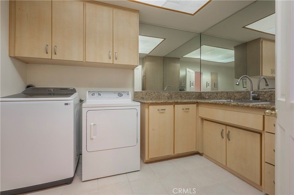 listing image 130726526125034282786