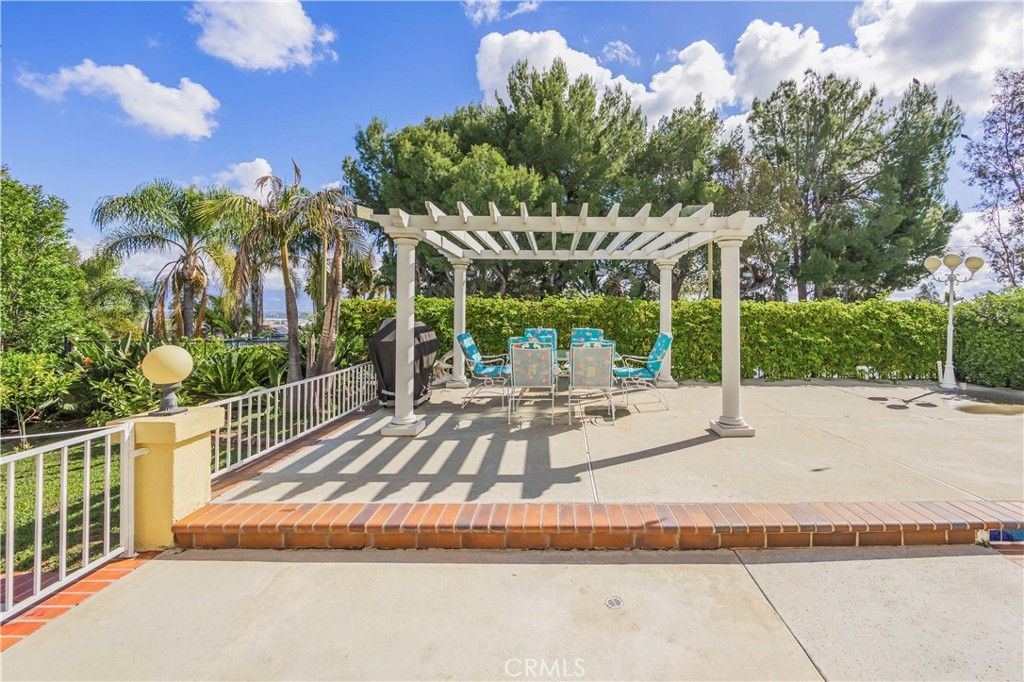 listing image 130729086473666455179