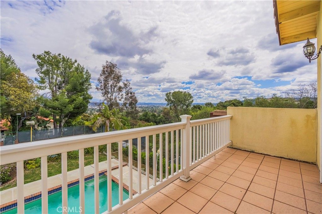 listing image 130728356225344131285