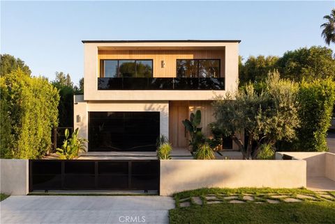Photo of 14758 Morrison Street, Sherman Oaks, CA 91403 (MLS # SR26094856)