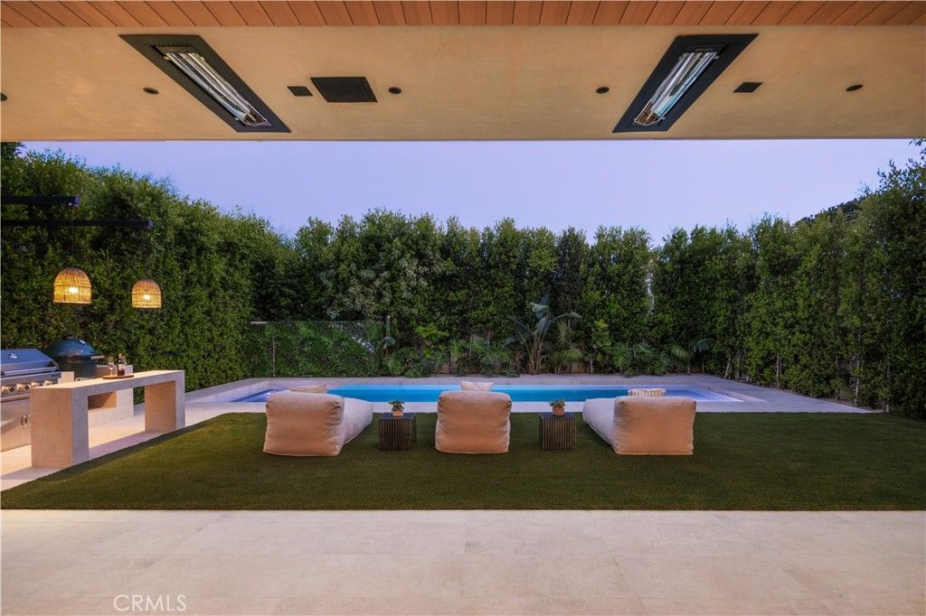 Photo of 14758 Morrison Street, Sherman Oaks, CA 91403 (MLS # SR26094856)