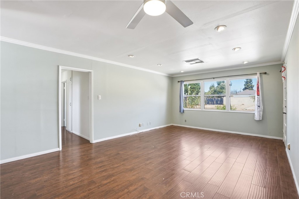 1386 El Monte