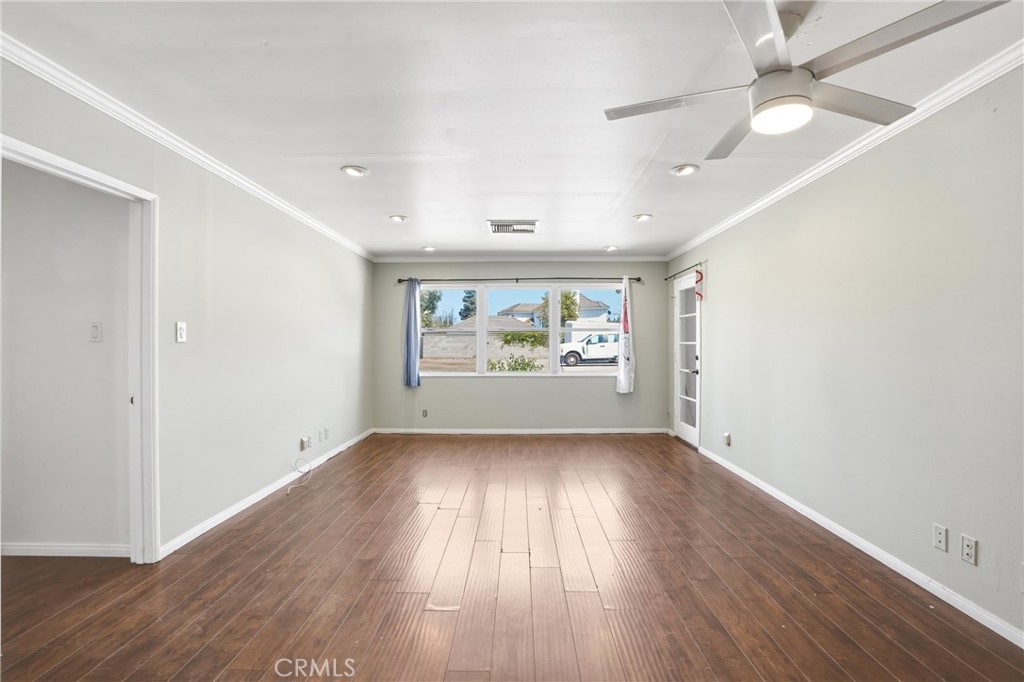 1386 El Monte