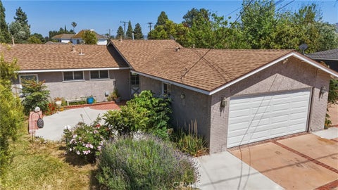 Photo of 1386 El Monte DR, Simi Valley, CA 93065 (MLS # SR26101269)