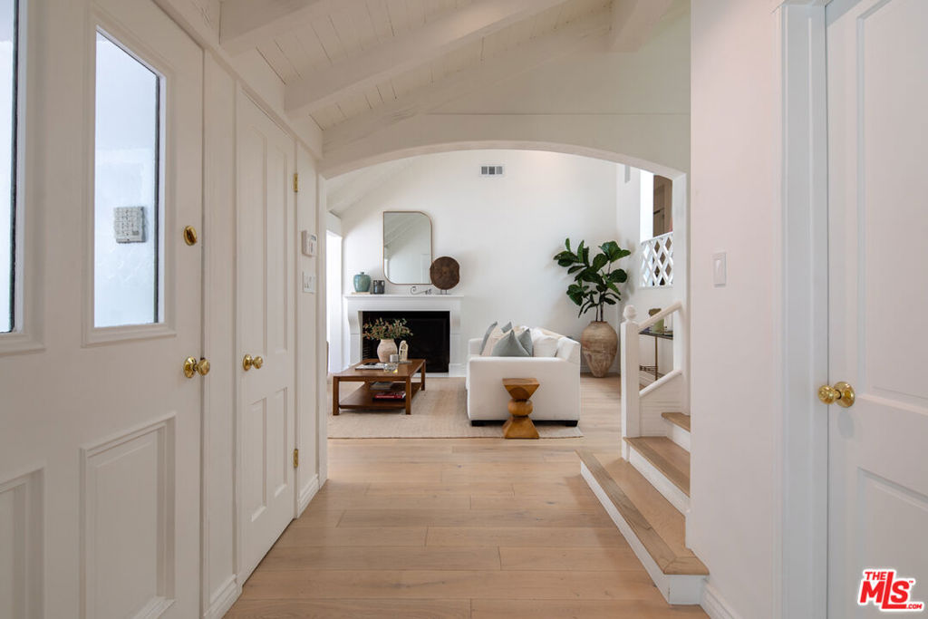 1134 San Ysidro Drive