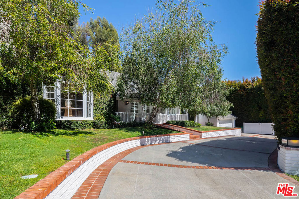 1134 San Ysidro Drive