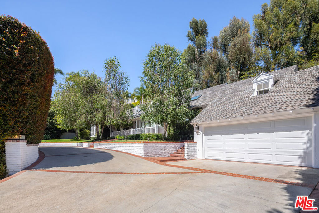 1134 San Ysidro Drive