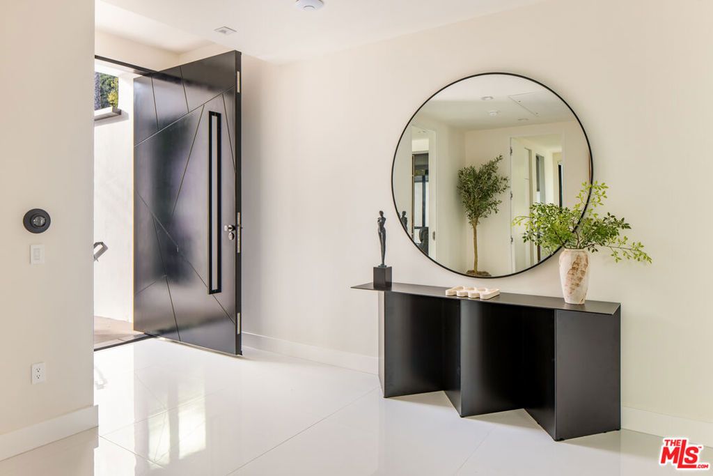 Photo of 2112 Roscomare Road, Los Angeles, CA 90077 (MLS # 26645815)