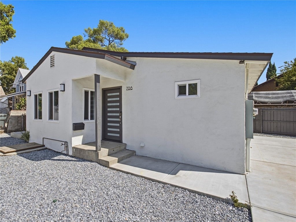 708 N El Molino