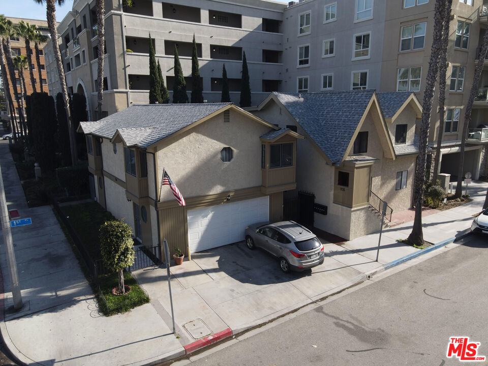 930 E Ocean Boulevard