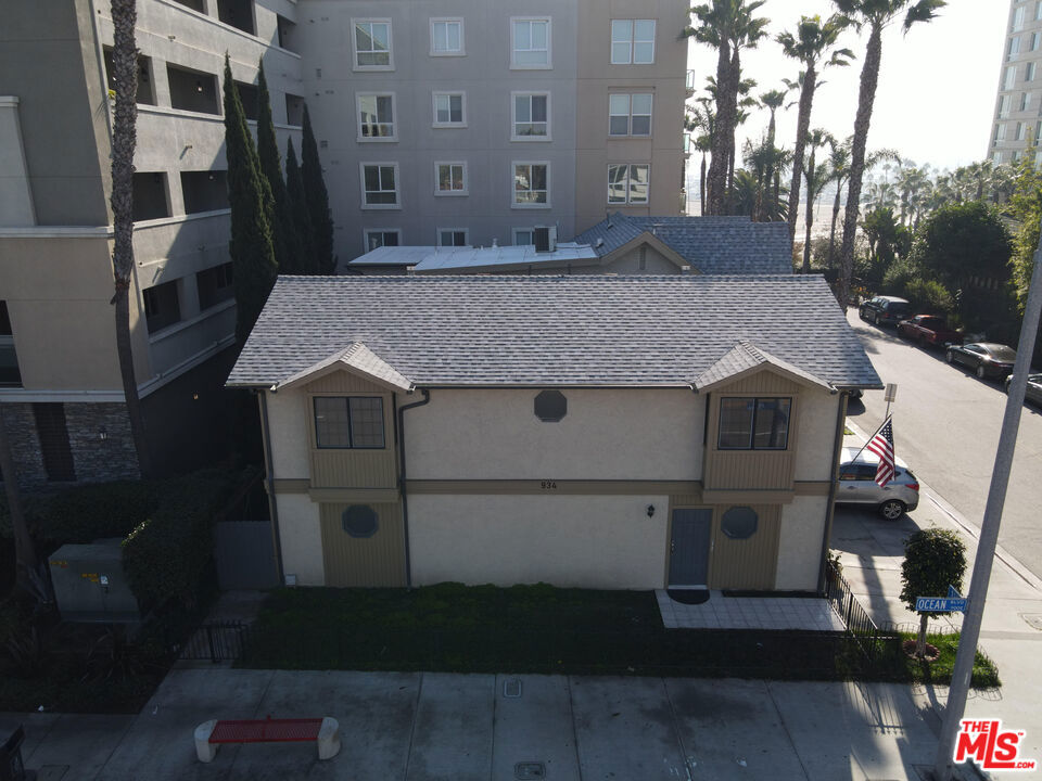 930 E Ocean Boulevard