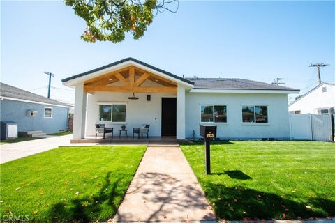 Photo of 1933 Fanwood AVE, Long Beach, CA 90815 (MLS # IV26099392)