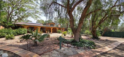 Photo of 33120 Agua Dulce Canyon Rd, Agua Dulce, CA 91390 (MLS # SR26085177)