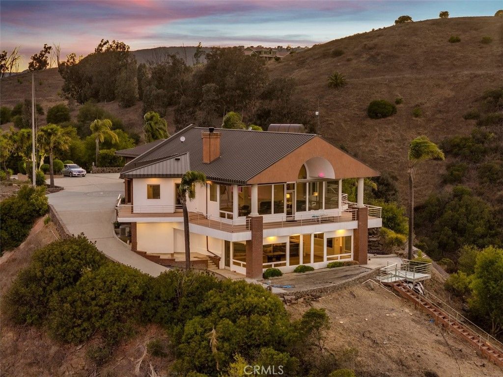 Photo of 42600 Pradera Way, Temecula, CA 92590 (MLS # SW26070419)