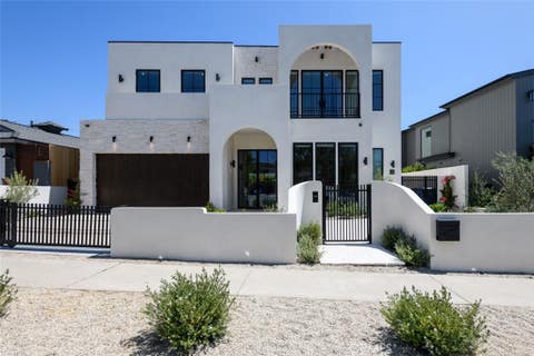 Photo of 13148 Lake ST, Los Angeles, CA 90066 (MLS # SR26166812)