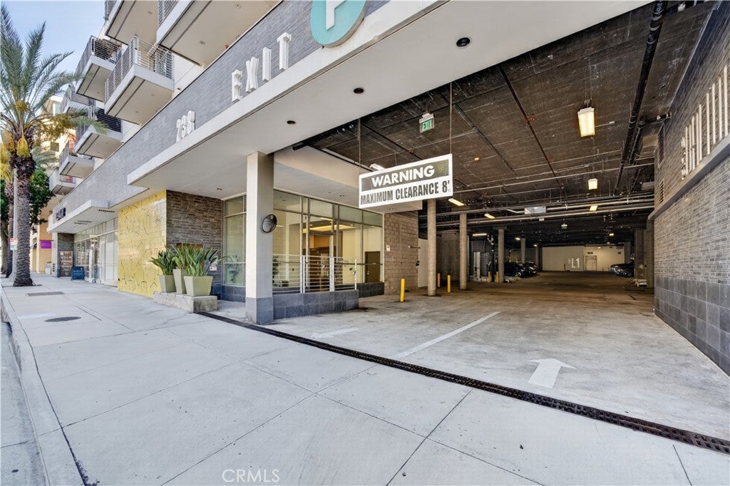 238 S Arroyo Parkway 303